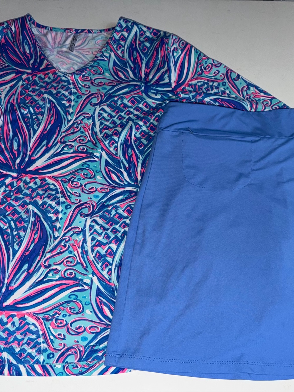 Lulu B Bundle Set of 2 3/4 Patterned Top Medium Blue Skort Small Zipper Pockets